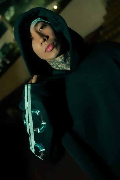 SNKE Hoodie in Sleek black