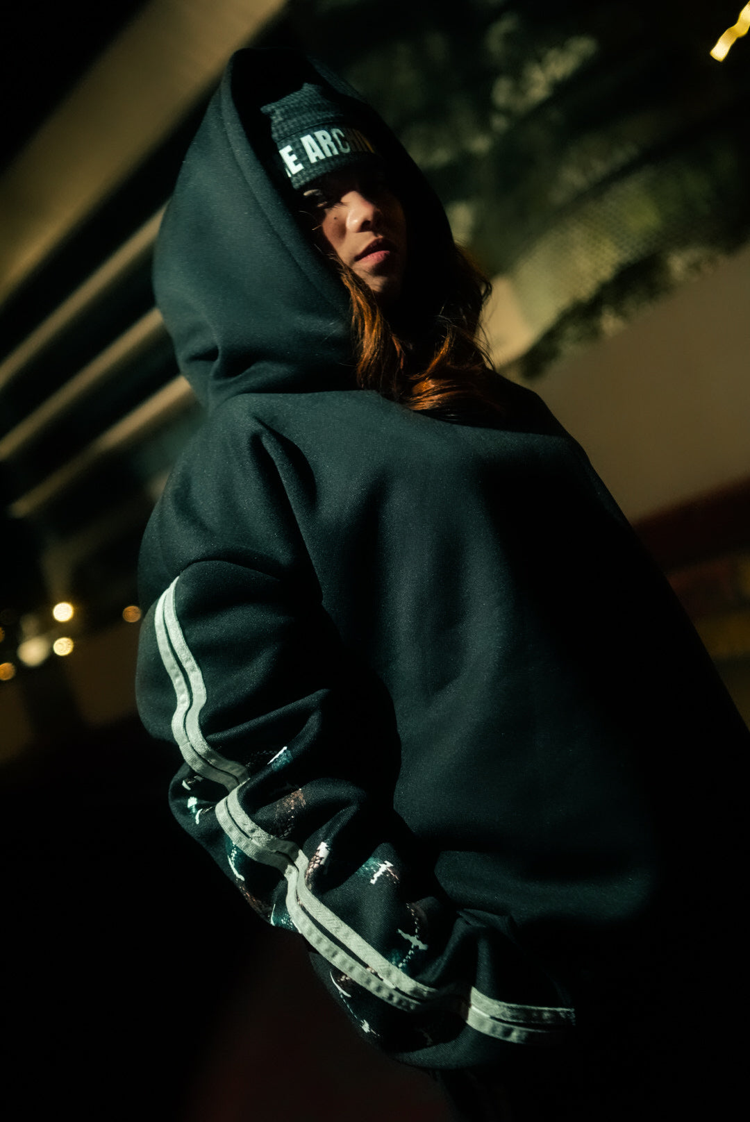 SNKE Hoodie in Sleek black
